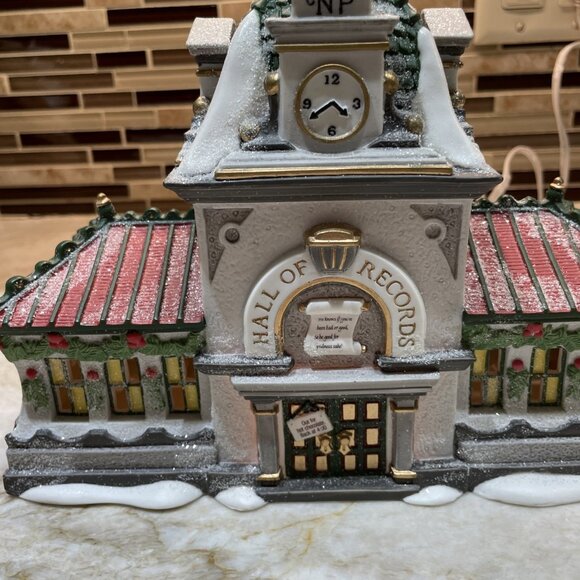 Dept. 56 North Pole Series Hall of Records 56392 Retired Christmas Village 1996 - Picture 3 of 14